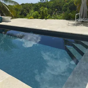 Appartement Bas De Vue Avec Deux, Grand-Bourg (Marie Galante)